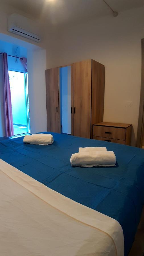 Domo In Terranoa, Old Town Apartman Olbia Kültér fotó